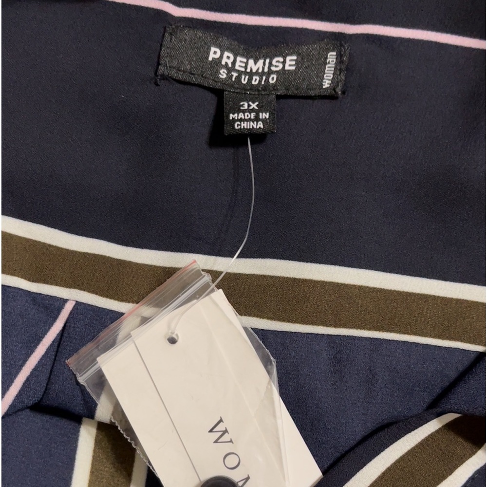 🆕🌸PREMISE STUDIO Striped Top🌸 - Picture 7 of 9
